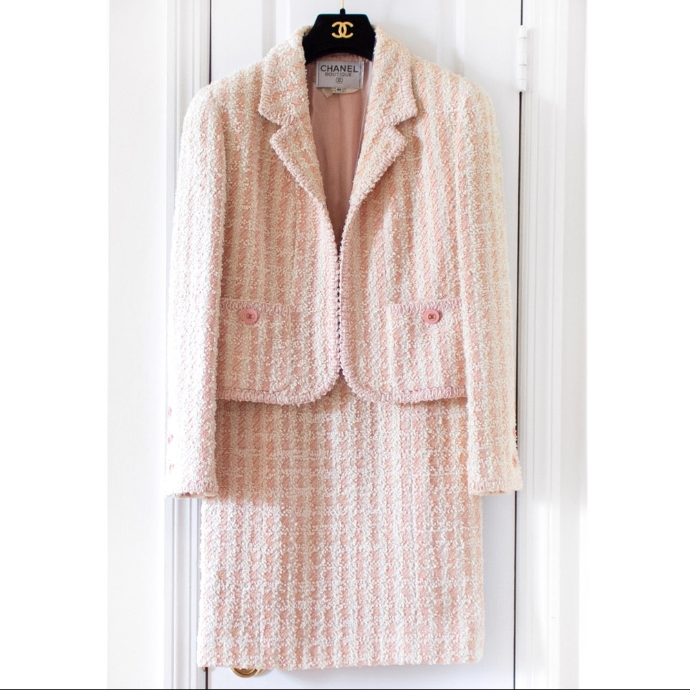 Iconic Chanel Vintage Spring 1994 Pink Jacket Suit - Picture 5 of 16